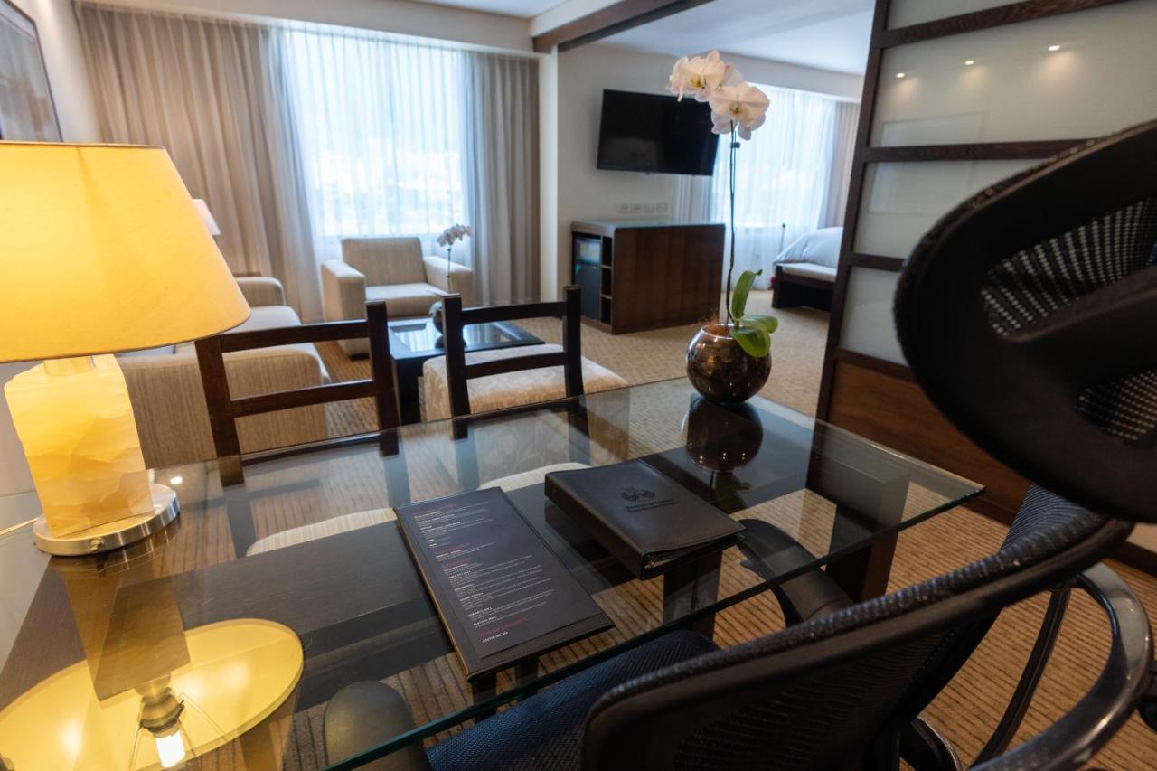 Eurobuilding Hotel & Suites Caracas Kültér fotó A suite at the hotel