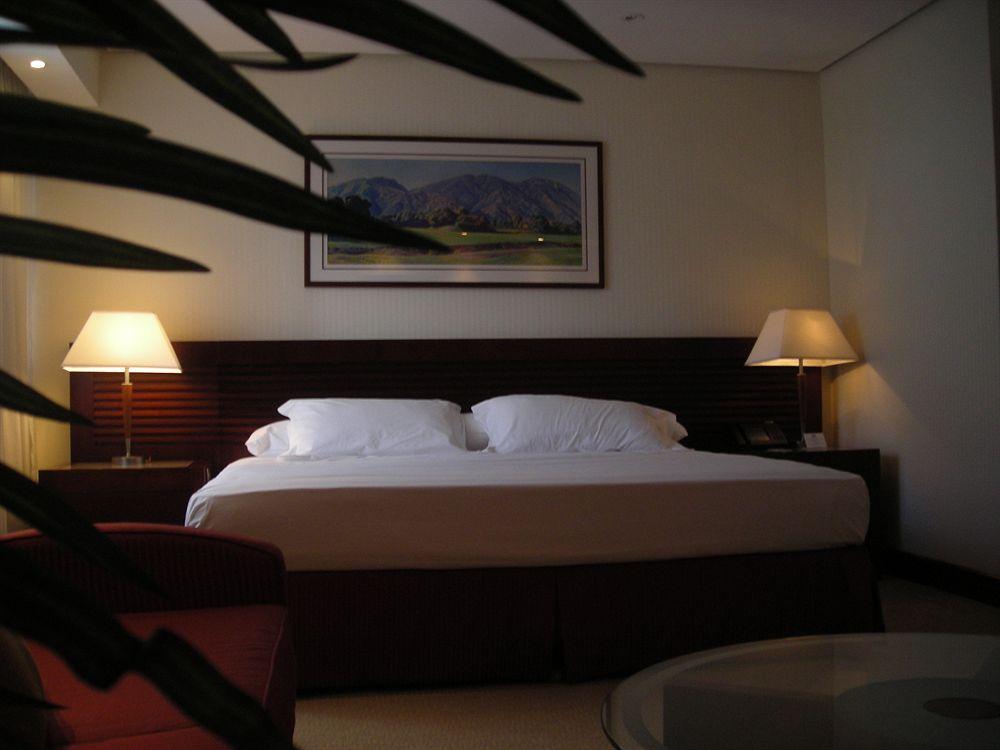 Eurobuilding Hotel & Suites Caracas Kültér fotó A bedroom at the Taj Bengal