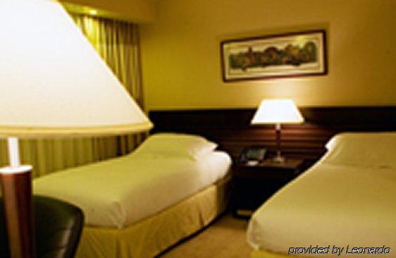 Eurobuilding Hotel & Suites Caracas Szoba fotó A room at the hotel