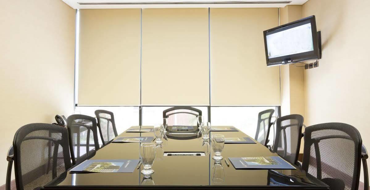 Eurobuilding Hotel & Suites Caracas Kültér fotó Roller shades